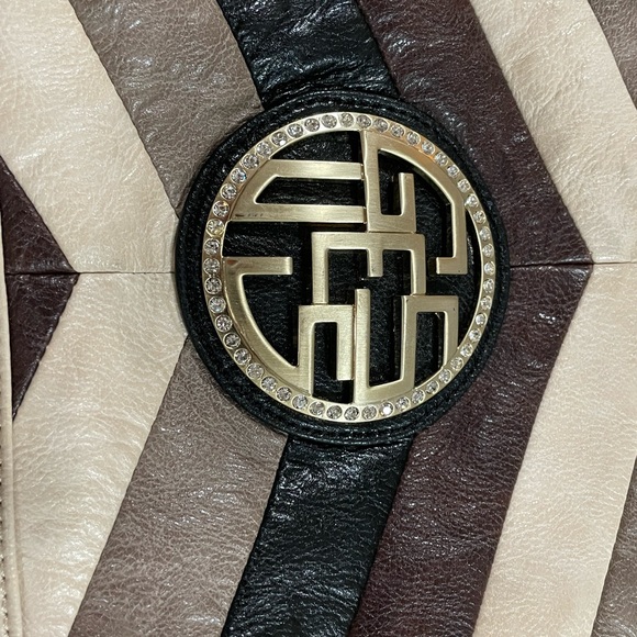 Guess Should Bag in earth tones - Picture 5 of 5